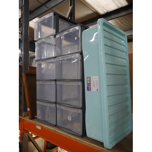 881 - LOT OF STORAGE UNITS