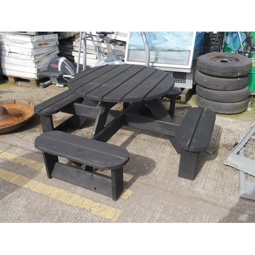 2 - PICNIC TABLE