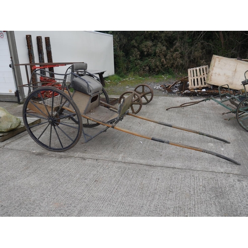 31 - VINTAGE COB SIZE TRAINING CARRIAGE WITH DISC BRAKES