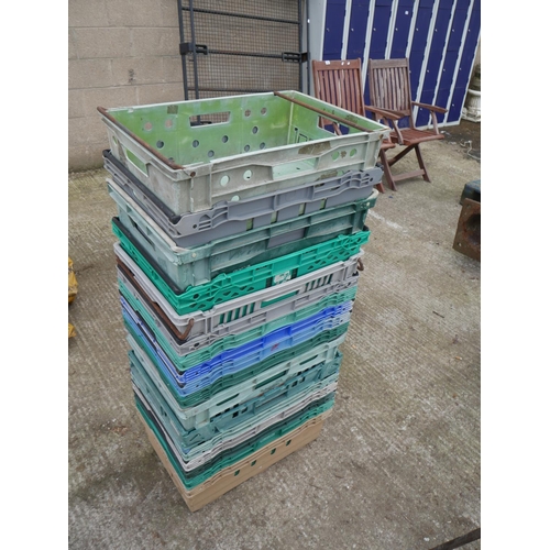 41 - LOT OF STORAGE CRATES