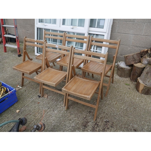 53 - 6 FOLDING CHAIRS