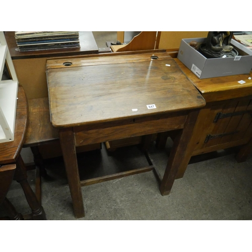 847 - SCHOOL DESK