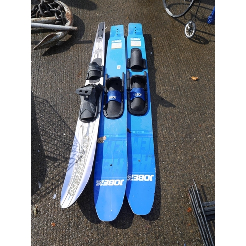 131 - LOT OF WATER SKIIS