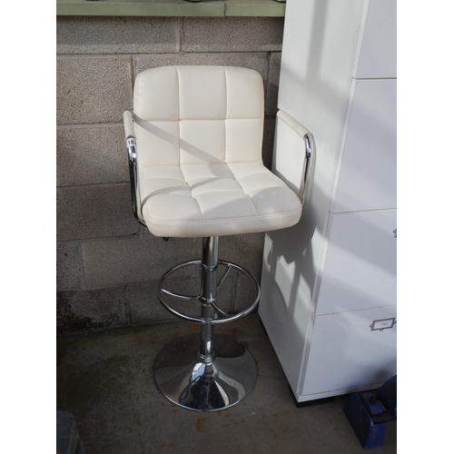 182 - SWIVEL STOOL