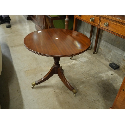 456 - MAHOGANY OCCASIONAL TABLE