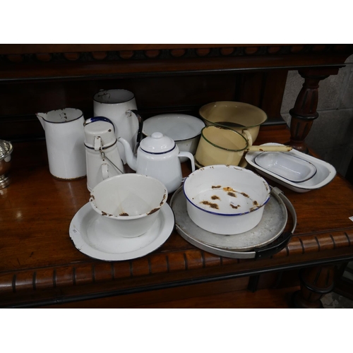 482 - LOT OF ENAMEL WARE