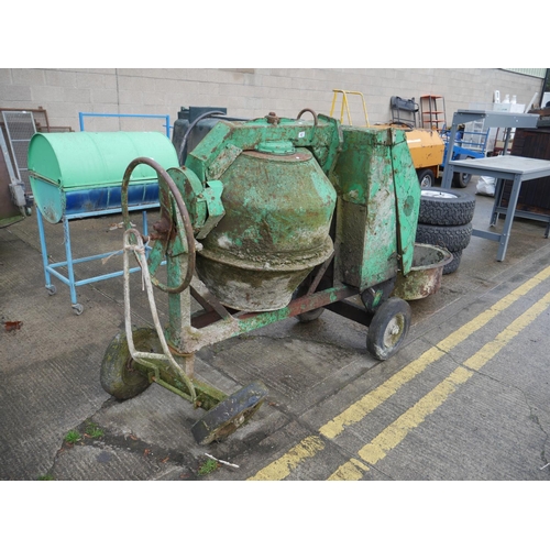 42 - GREEN CEMENT MIXER FOR PARTS OR REPAIR