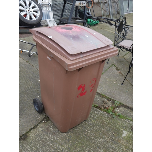 66 - WHEELIE BIN