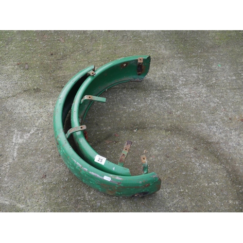 25 - 2 TRAILER MUDGUARDS