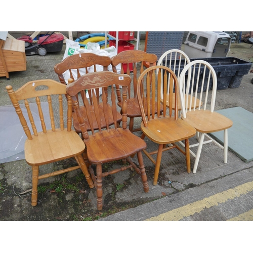 50 - LOT OF MIXED CHAIRS