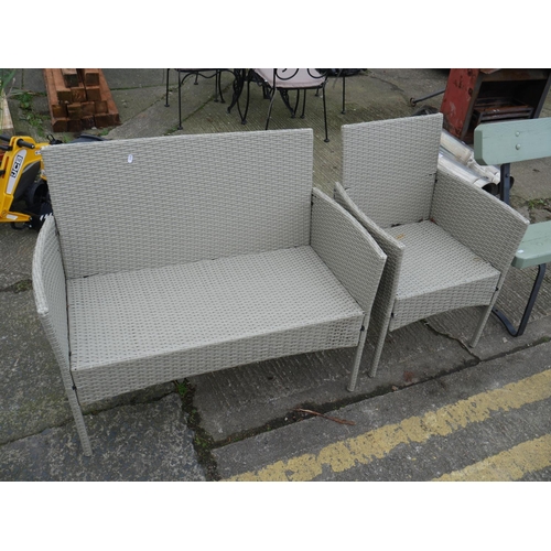 62 - 2 PIECES OF GARDEN FURNITURE - NEEDS REPAIRS