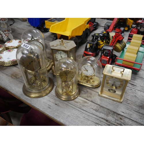 552 - LOT OF ANNIVERSARY CLOCKS