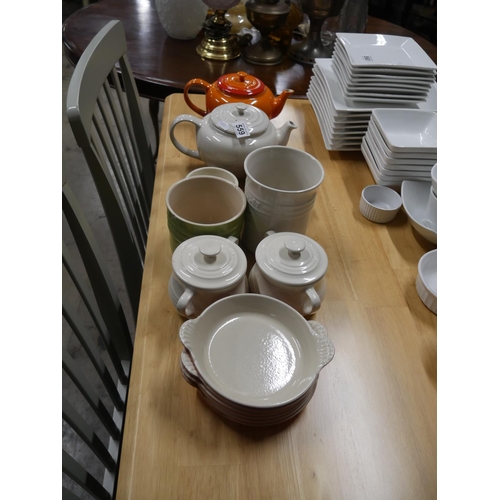 559 - LOT OF LE CREUSET ITEMS