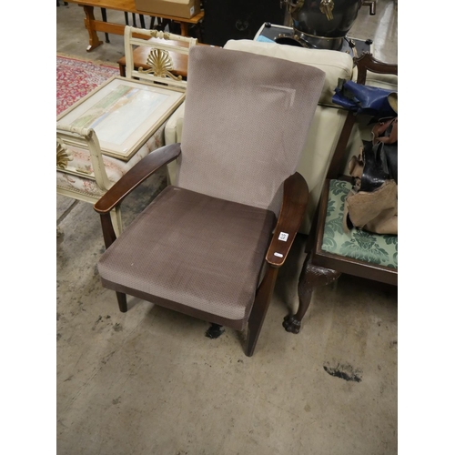 570 - PARKER KNOLL CHAIR