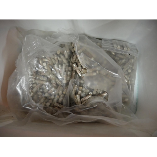 870 - LOT OF FUSES