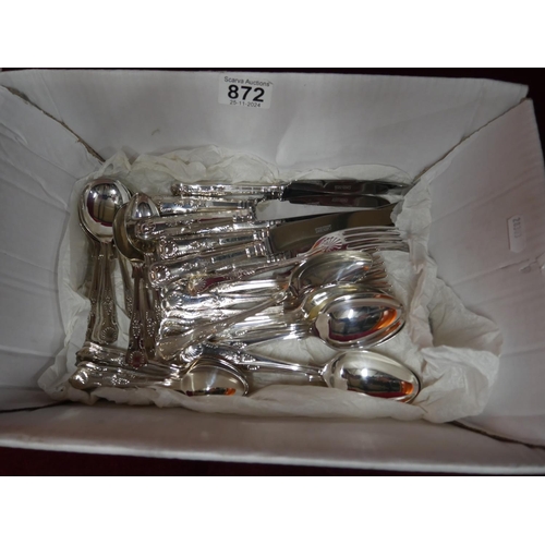 872 - BOX OF CUTLERY