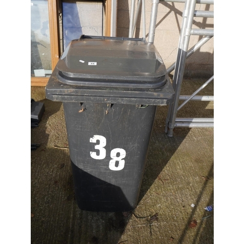 44 - WHEELIE BIN