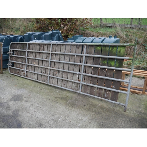 1 - 14 FT GATE WITH WOODEN CLADDING