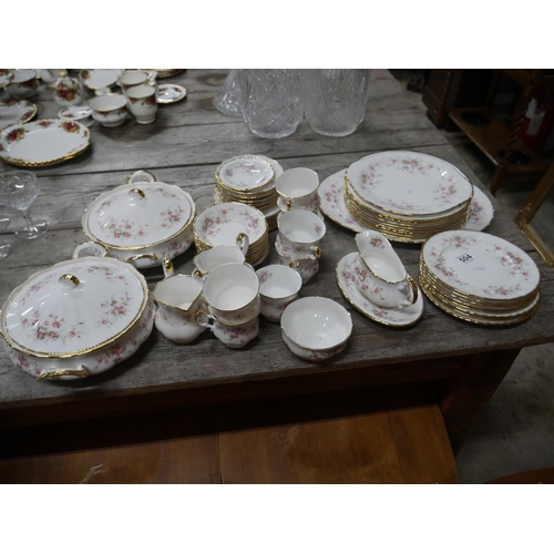 504 - PARAGON VICTORIANA ROSE TEA & DINNER SET