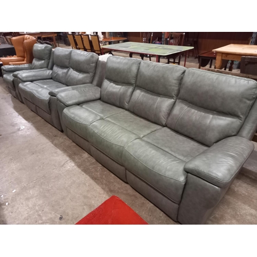 621 - LEATHER 3 PIECE RECLINING SUITE