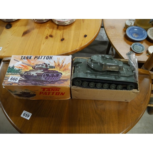 660 - MODEL TANK WITH BOX