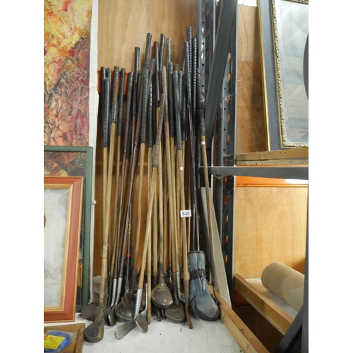 845 - LOT OF VINTAGE GOLF CLUBS