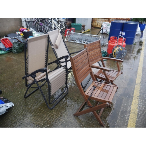 30 - GARDEN CHAIRS