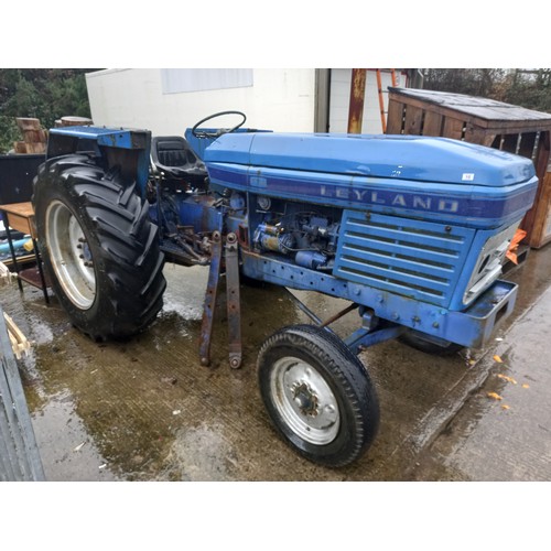 10 - LEYLAND 270 TRACTOR - RUNNING