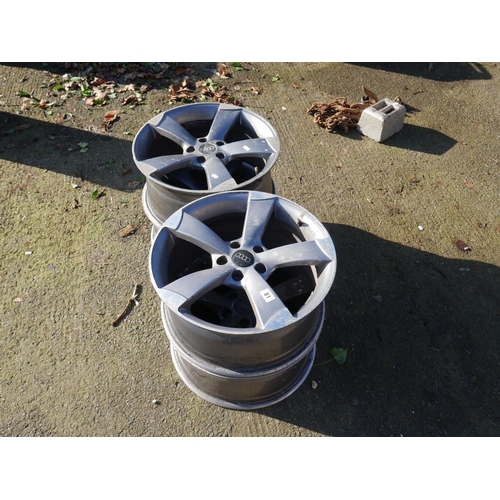 81 - 4 ALLOY WHEELS