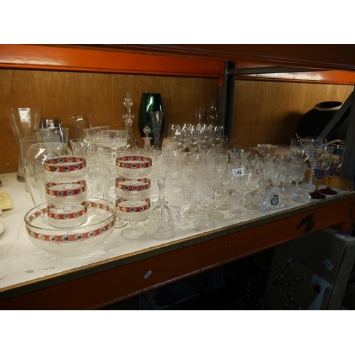 846 - LARGE LOT OF GLASSWARE