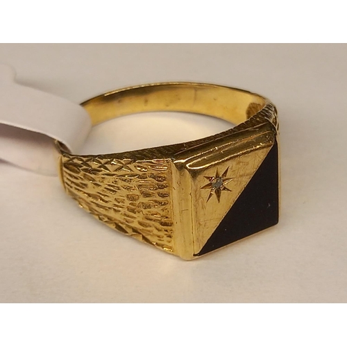 323 - 9CT ONYX RING SIZE T.1/2