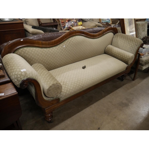 621 - VICTORIAN DOUBLE ENDED COUCH - ONE CASTOR LOOSE