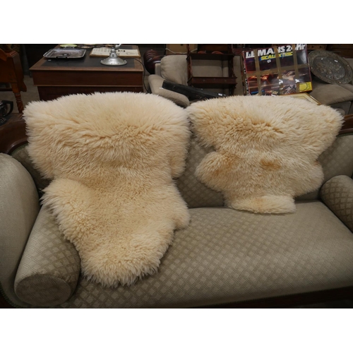 622 - 2 SHEEPSKIN RUGS