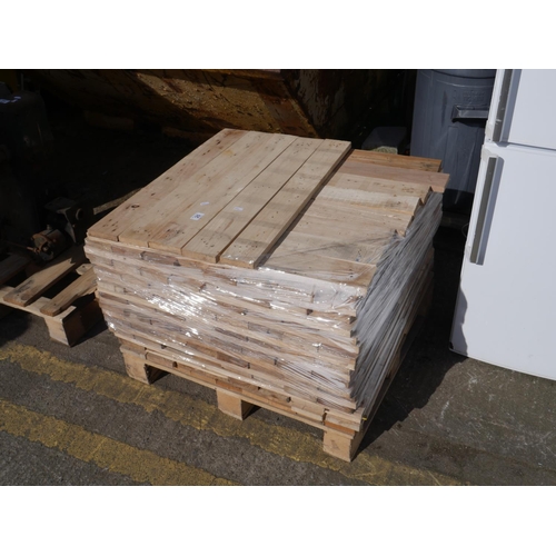 20 - PALLET OF TIMBER