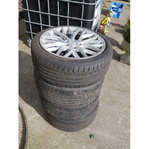 52 - 4 AUDI ALLOYS