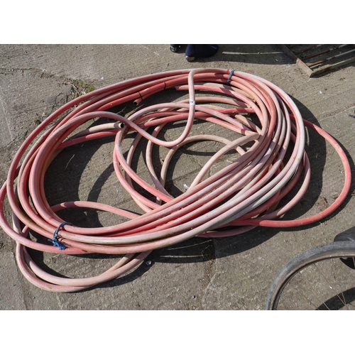 60 - LOT OF HOSING