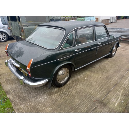 15 - 1969 MORRIS 1800 MARK II 40,000 MILES - STARTING & RUNNING - HAND BRAKE NEEDS ATTENTION, VERY SOUND ... 