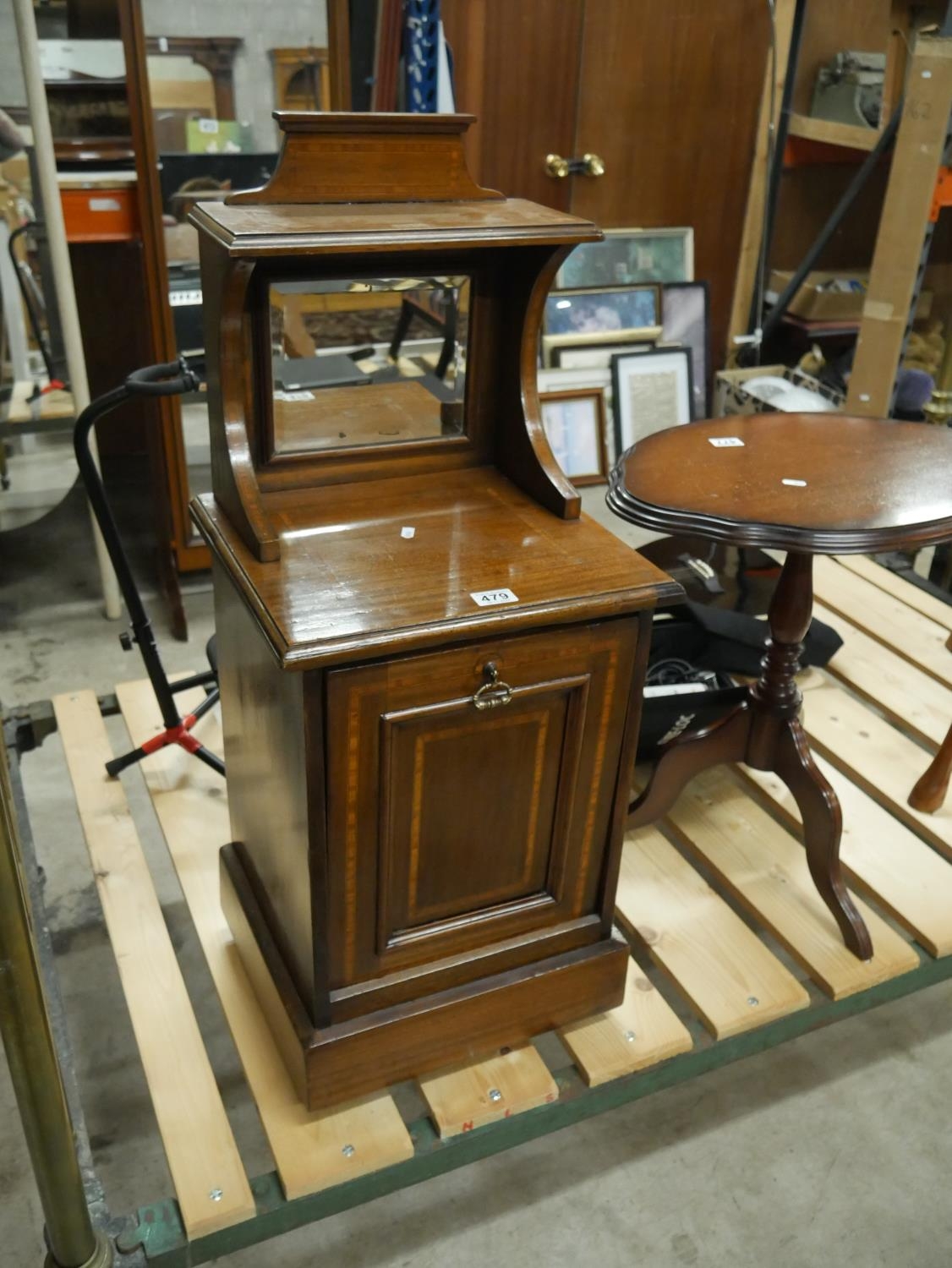 INLAID COAL LOCKER WITH LINER