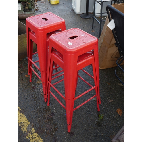 116 - 4 INDUSTRIAL STOOLS