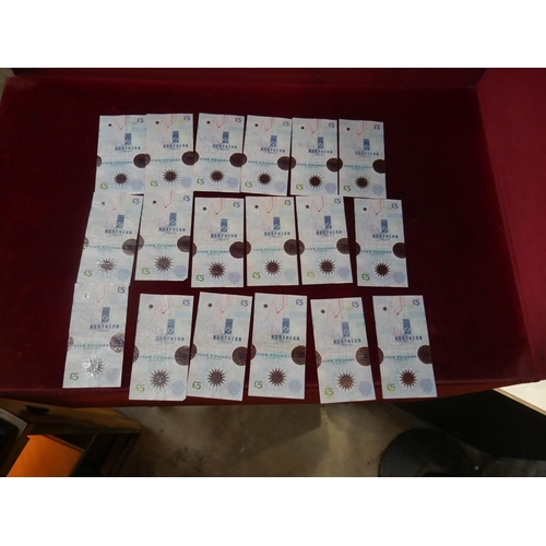 423 - 18 NORTHERN BANK £5 NOTES