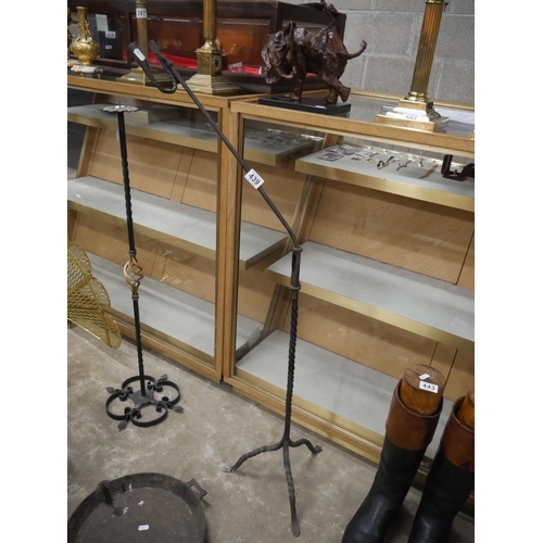 439 - ANTIQUE RUSH LIGHT