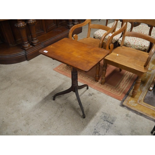 551 - GEORGIAN SNAP TOP TABLE