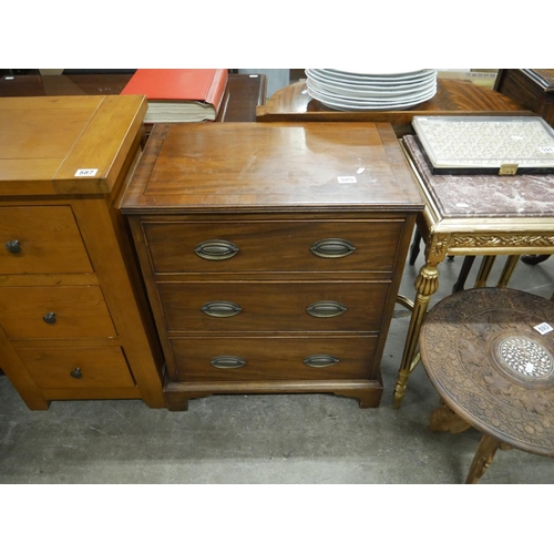 589 - GEORGIAN 3 DRAWER CHEST