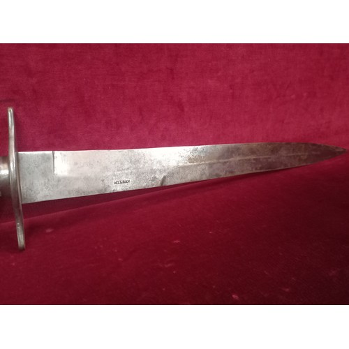 8 - HUNTING HANGER TOTAL LENGTH 24 INCHES