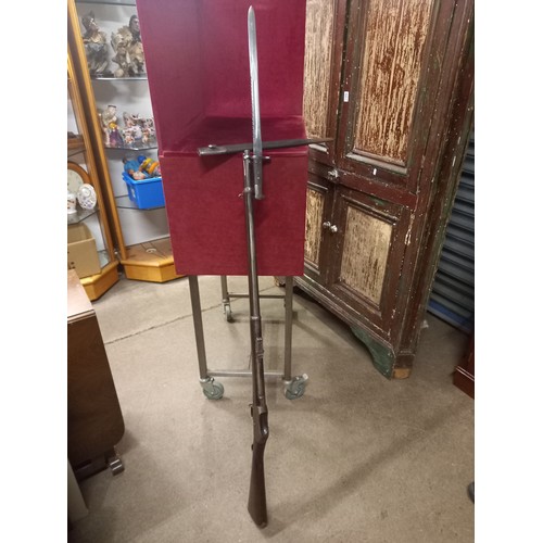 51 - ROYAL ENFIELD MK2 MARTINI RIFLE 1872 45/77 WITH SAW BACK BAYONET AND SCABBARD MECHANISM GOOD TOTAL L... 