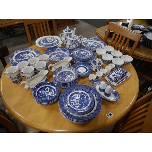 LARGE LOT OF BLUE AND WHITE DELPH