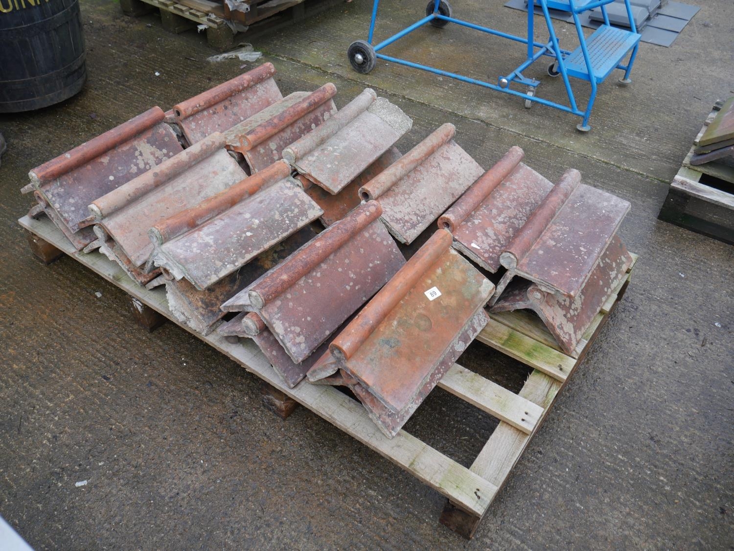 LOT OF RIDGE TILES