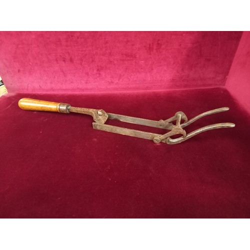 50 - SOLID ACTION CROSSBOW