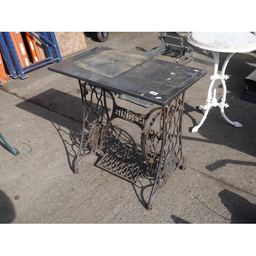 SINGER SEWING MACHINE TABLE