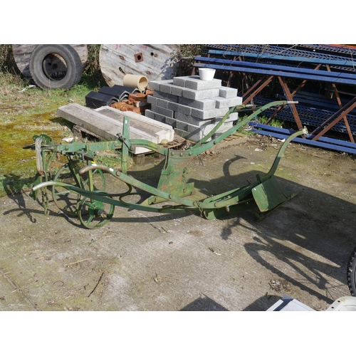 Lot 6         